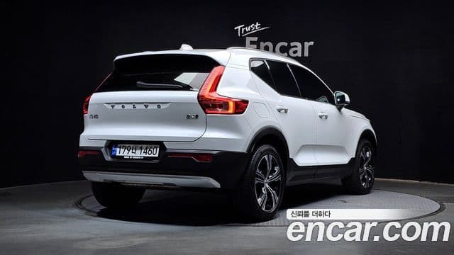 Volvo XC40 2022 — Şəkil 2/20