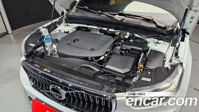 Volvo XC40 2022 — Şəkil 6/20