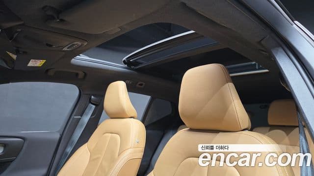 Volvo XC40 2022 — Şəkil 17/20