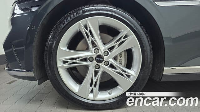 Genesis G90 2023 — ფოტო 5/20