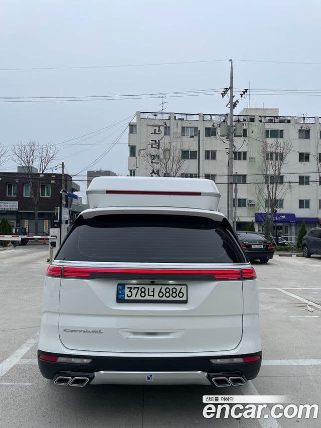 Kia Carnival 2021 — ფოტო 3/17