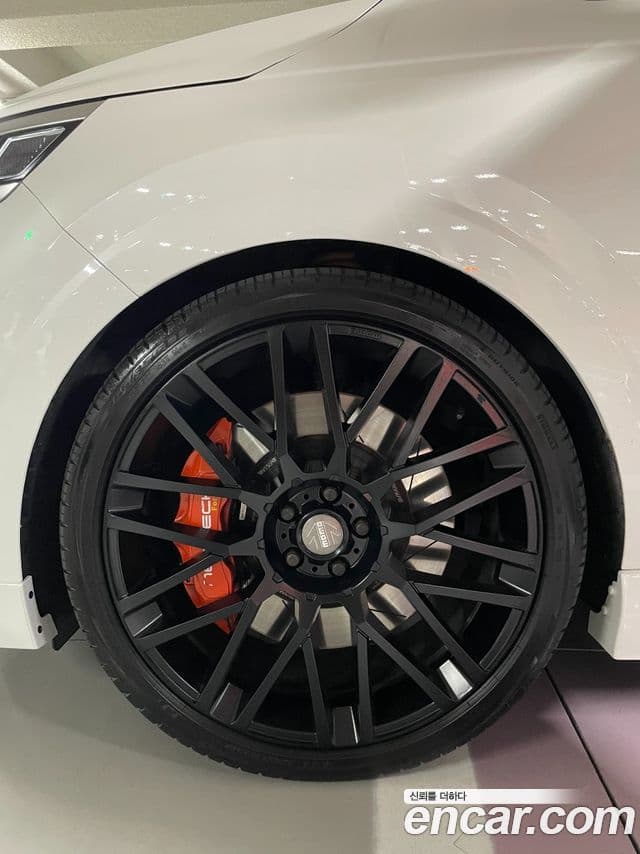 Kia Carnival 2021 — ფოტო 4/17