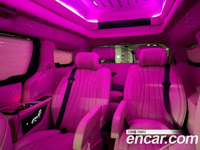 Kia Carnival 2021 — ფოტო 10/17
