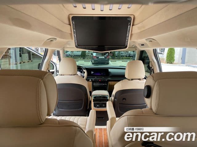 Kia Carnival 2021 — ფოტო 16/17