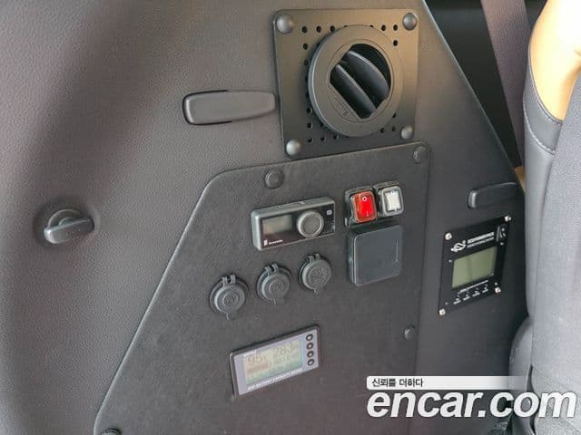 Kia Carnival 2021 — ფოტო 8/20