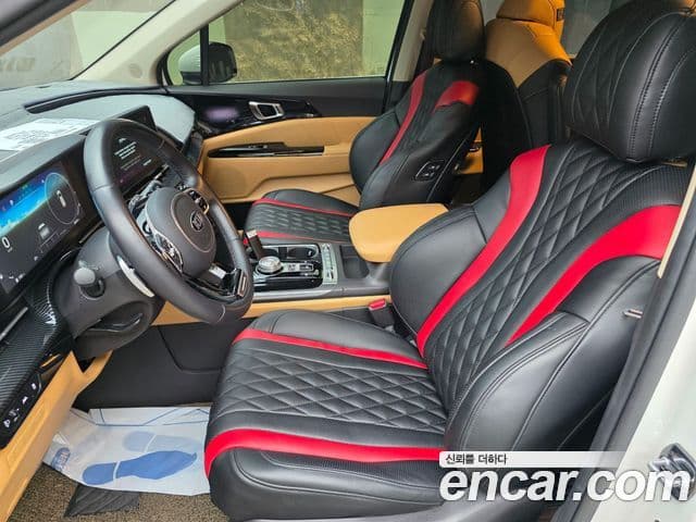 Kia Carnival 2021 — ფოტო 14/20