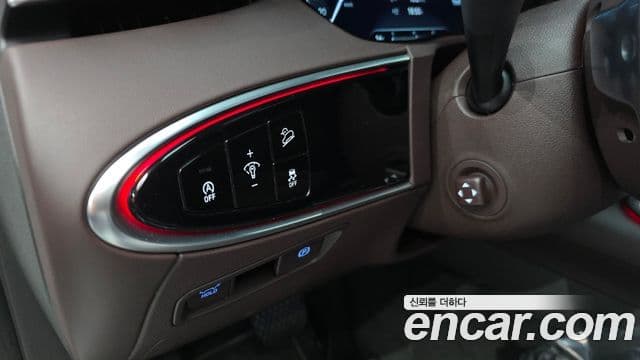 Genesis GV70 2024 — ფოტო 33/35