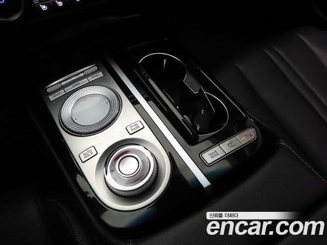 Genesis Electrified G80 2021 — Şəkil 11/20