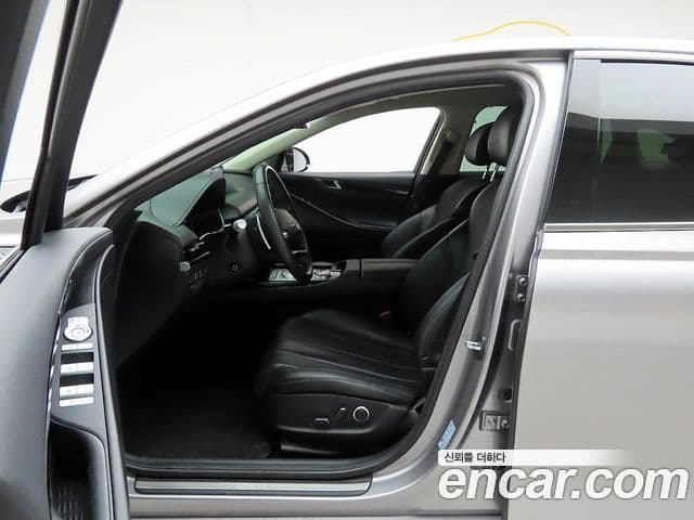Genesis Electrified G80 2021 — Şəkil 12/20