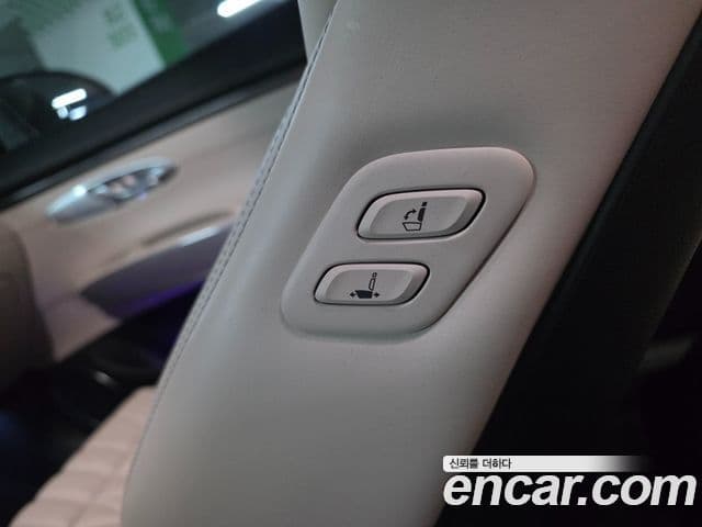 Genesis GV70 2022 — Şəkil 16/20