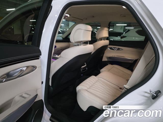 Genesis GV70 2022 — Şəkil 17/20
