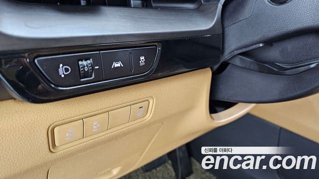 Kia Carnival 2021 — Şəkil 18/20