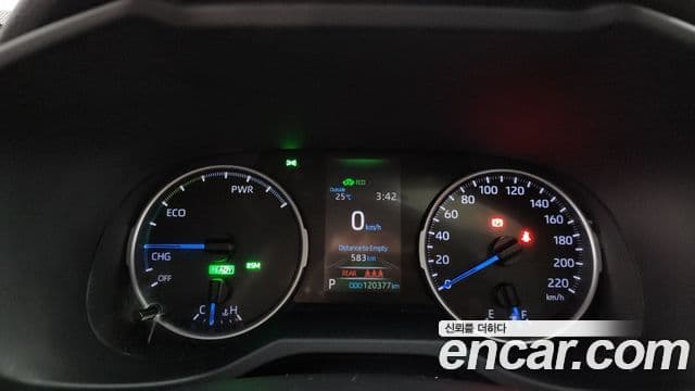 Toyota RAV4 2019 — ფოტო 8/20