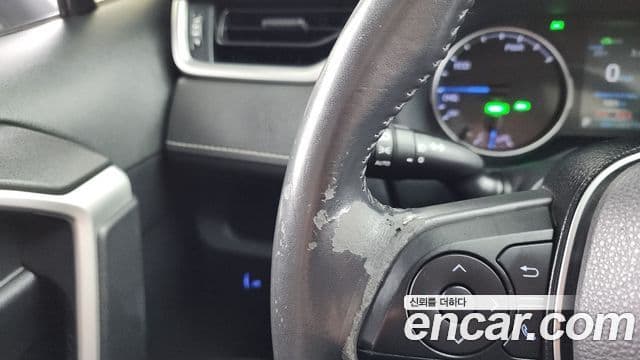 Toyota RAV4 2019 — ფოტო 17/20