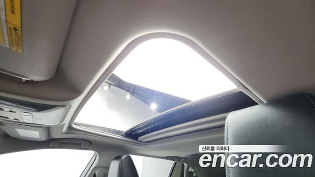 Toyota RAV4 2019 — ფოტო 18/20