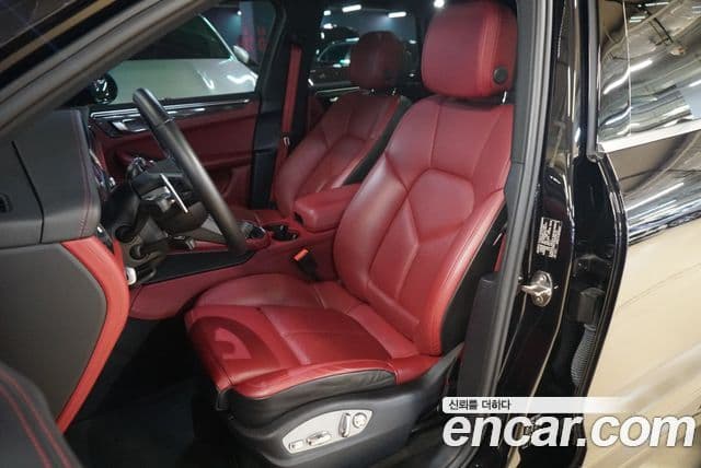 Porsche Macan 2022 — Şəkil 17/20