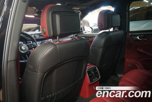 Porsche Macan 2022 — Şəkil 9/20