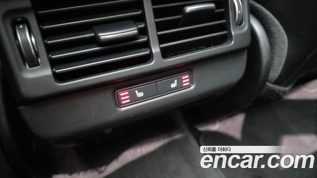 Land Rover Range Rover Evoque 2020 — Photo 20/30