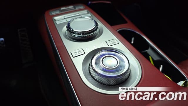 Genesis GV70 2021 — Şəkil 9/20