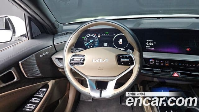 Kia K8 2023 — Şəkil 13/20