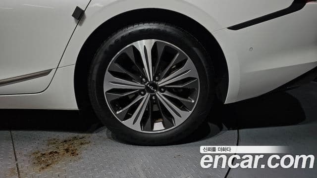 Kia K8 2023 — Şəkil 30/33