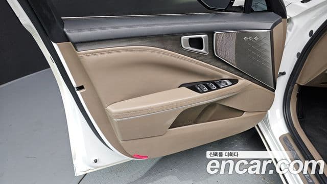 Kia K8 2023 — Şəkil 18/33
