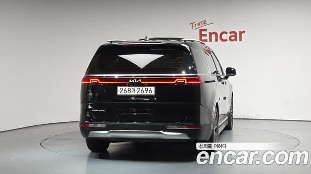 Kia Carnival 2023 — Фото 4/20