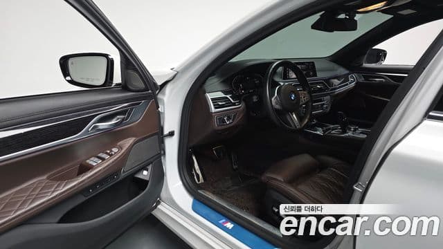 BMW 7 Series 2019 — Фото 10/20