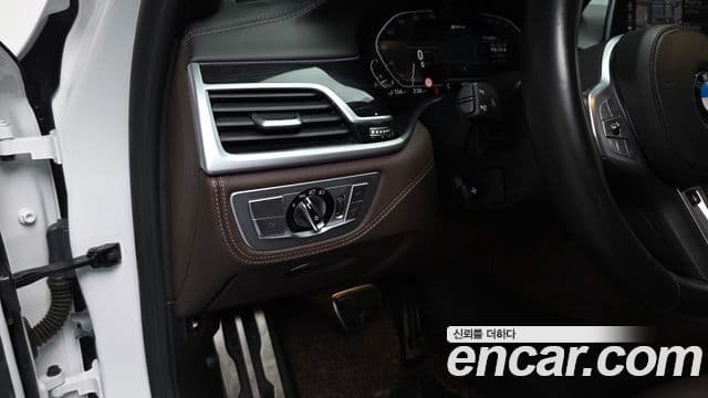 BMW 7 Series 2019 — Фото 13/20