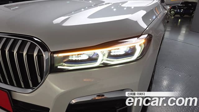 BMW 7 Series 2019 — ფოტო 9/37