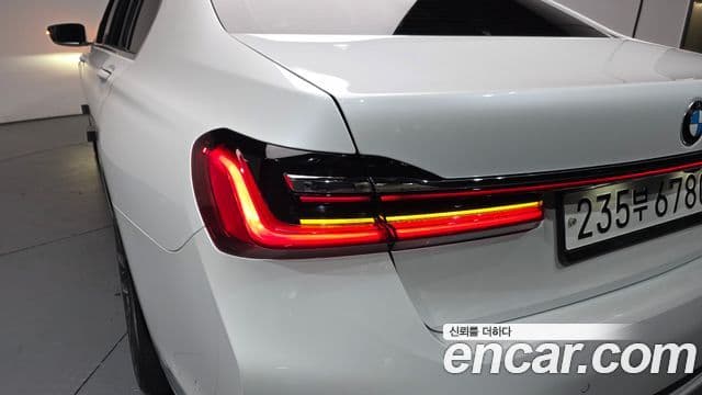 BMW 7 Series 2019 — ფოტო 14/37