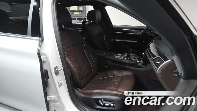 BMW 7 Series 2019 — ფოტო 30/37