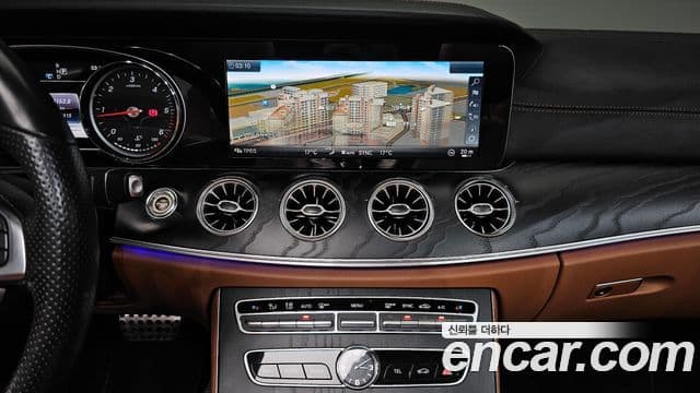 Mercedes-Benz E-Class 2018 — Şəkil 12/20