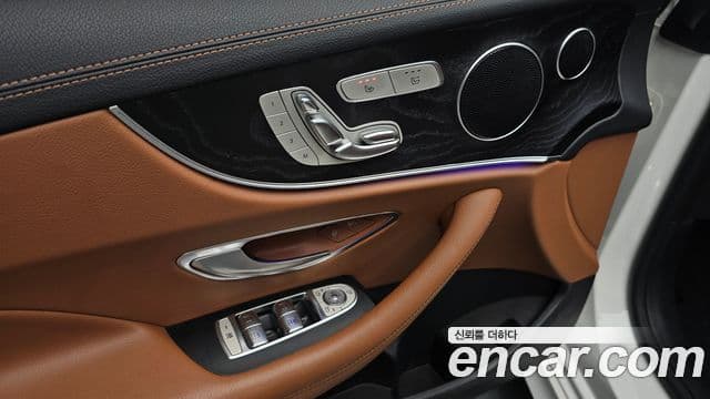 Mercedes-Benz E-Class 2018 — Şəkil 15/20