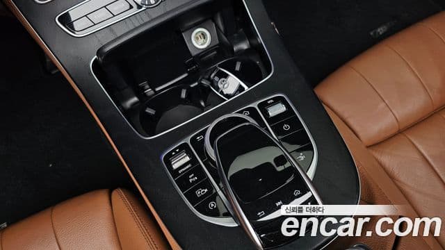 Mercedes-Benz E-Class 2018 — Şəkil 18/20