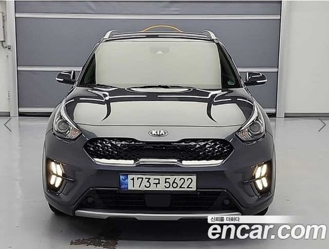 Kia Niro 2021 — Фото 2/19