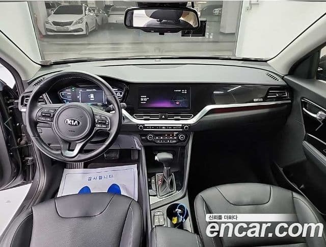 Kia Niro 2021 — Фото 6/19