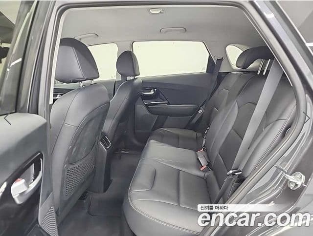 Kia Niro 2021 — Фото 10/19