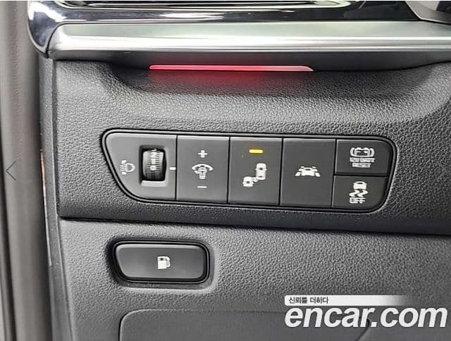 Kia Niro 2021 — Фото 17/19