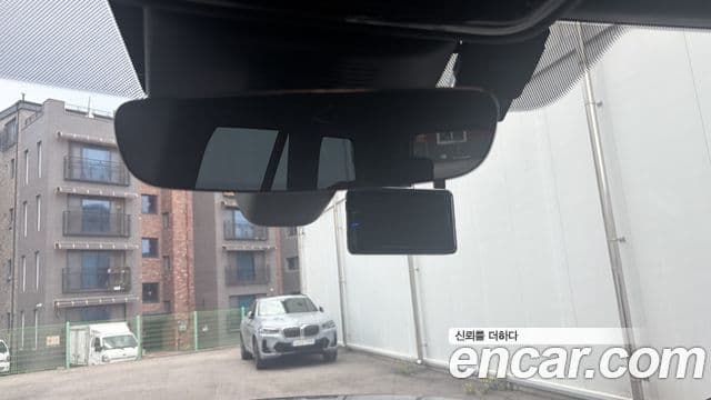 Land Rover Range Rover 2018 — ფოტო 15/15