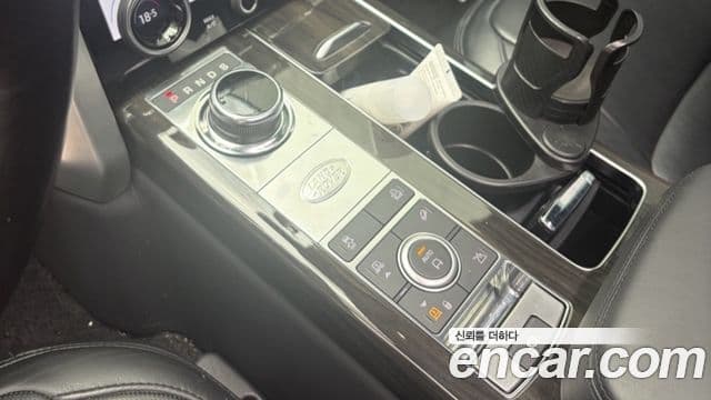 Land Rover Range Rover 2018 — ფოტო 13/15
