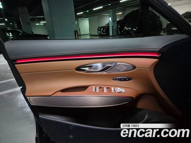 Genesis GV70 2025 — ფოტო 18/20