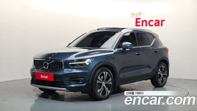 Volvo XC40 2021 — Фото 9/20