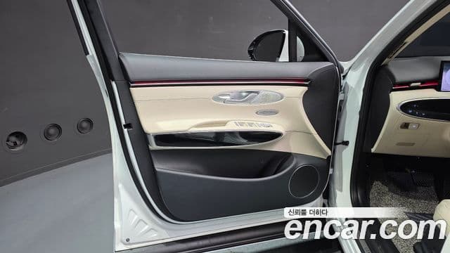 Genesis GV70 2024 — ფოტო 22/32
