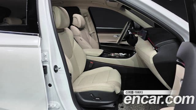 Genesis GV70 2024 — ფოტო 30/32
