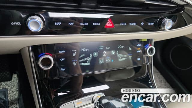 Genesis GV70 2024 — ფოტო 15/32
