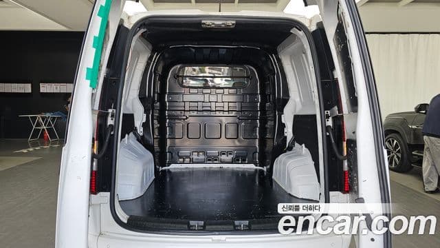 Hyundai Staria 2022 — фото 20 из 20