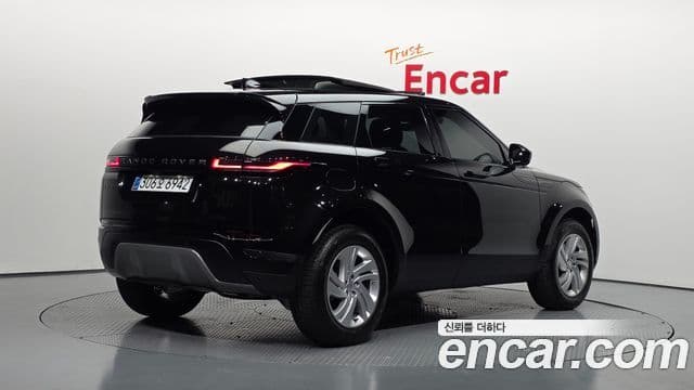 Land Rover Range Rover Evoque 2025 — Photo 2/20