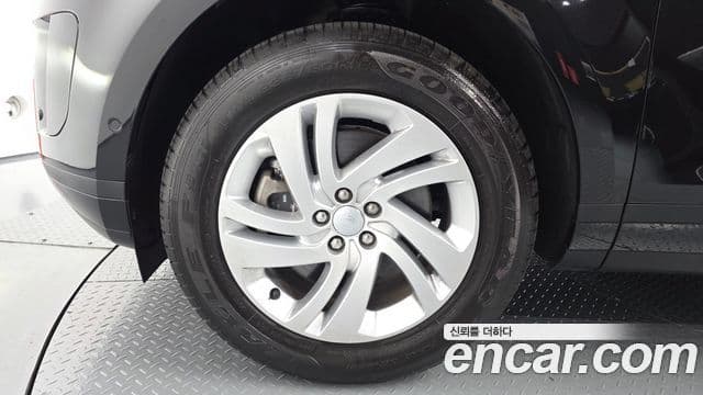 Land Rover Range Rover Evoque 2025 — Photo 12/20