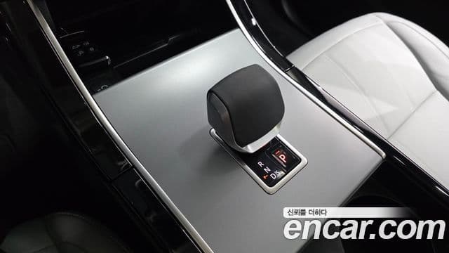 Land Rover Range Rover Evoque 2025 — Photo 10/20